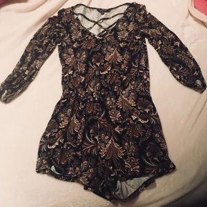Small soft & sexy American eagle patterned romper